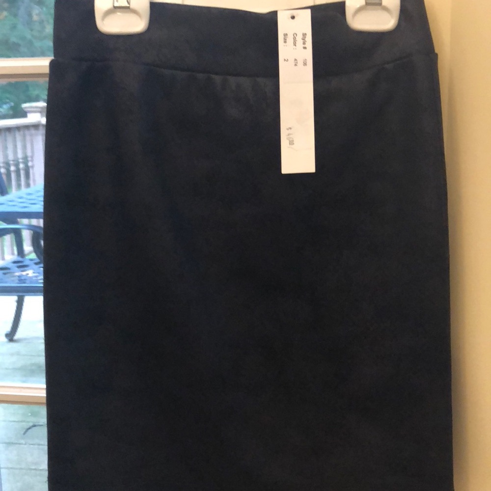 Distressed leatherette skirt, brand new